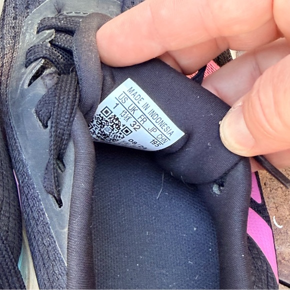 adidas Kids size 1 Black and Pink sneakers - Picture 4 of 4